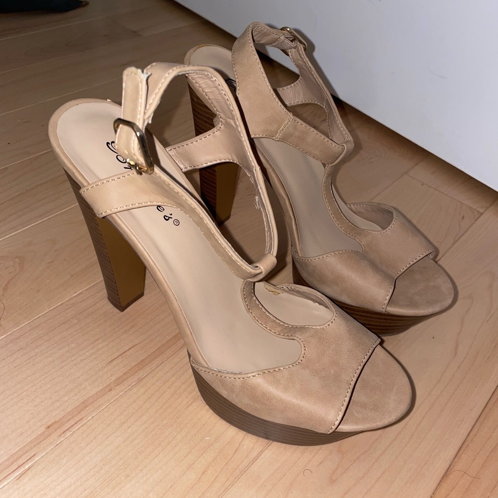 Women’s Nude Platform Heels
